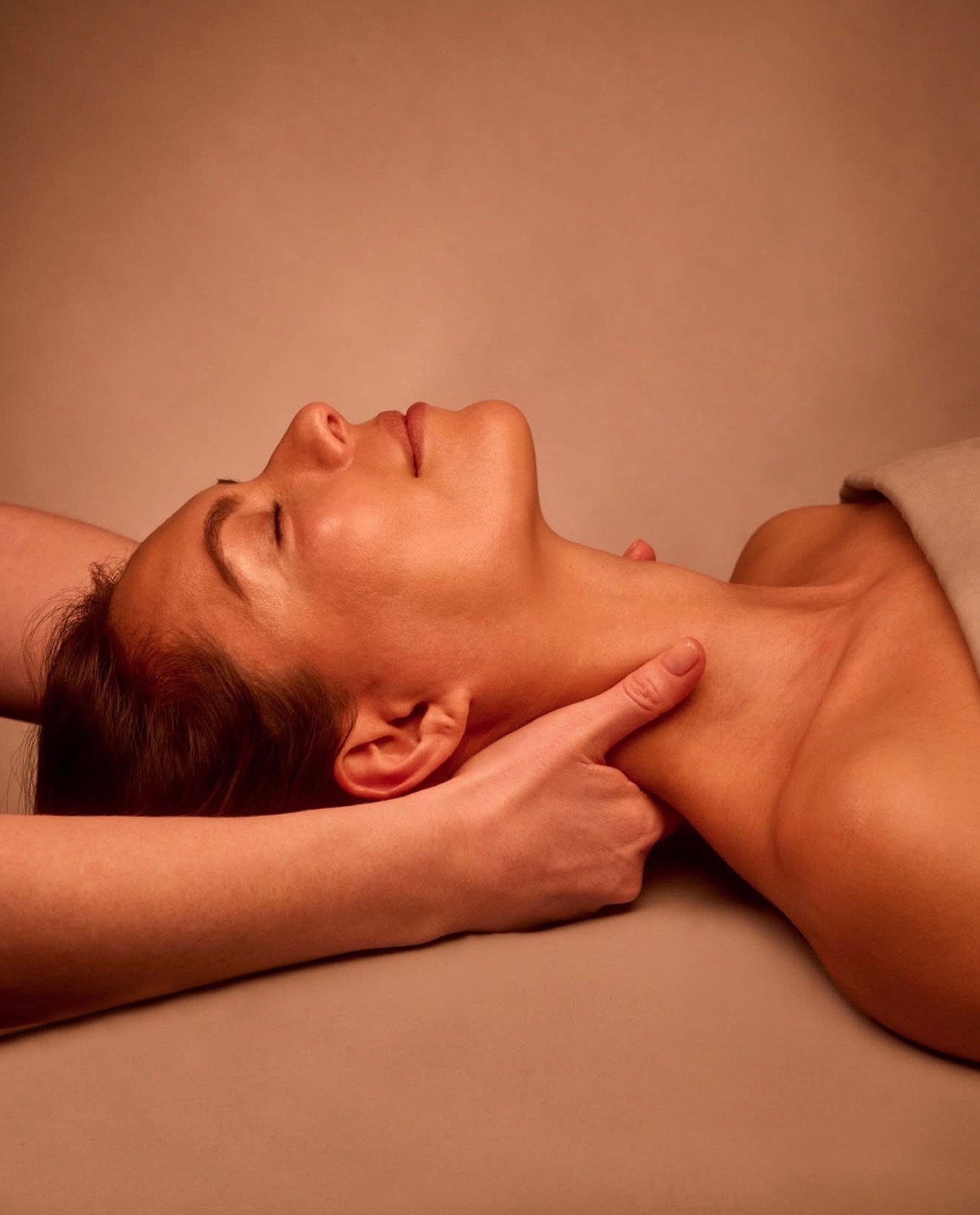Traditional Kobido facial massage that lifts and rejuvenates